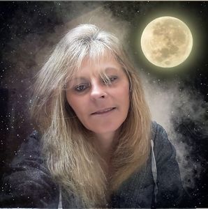 Meet your Posher, Stella